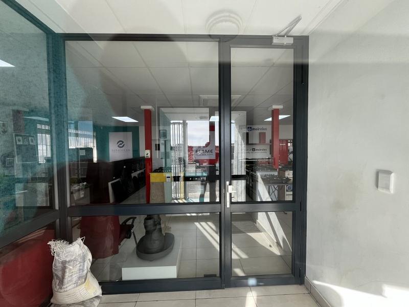 To Let commercial Property for Rent in Paarden Eiland Western Cape